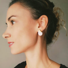 Carica l'immagine nel visualizzatore di Gallery, Lilian