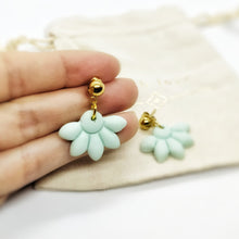 Carica l'immagine nel visualizzatore di Gallery, Holly