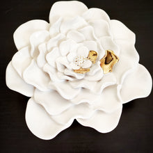 Carica l'immagine nel visualizzatore di Gallery, Flower