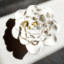 Carica l'immagine nel visualizzatore di Gallery, Flower