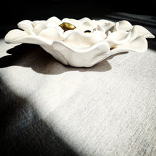 Carica l'immagine nel visualizzatore di Gallery, Flower